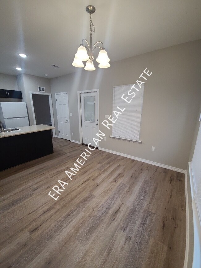 Foto del edificio - 711 Robinson Ave E