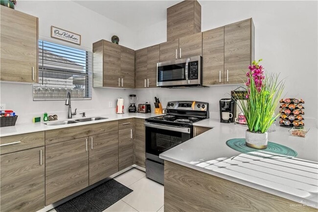 Foto del edificio - 12 Nightingale Ave