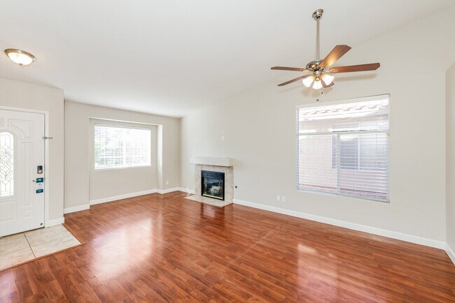 Foto del edificio - 5208 Still Breeze Ave