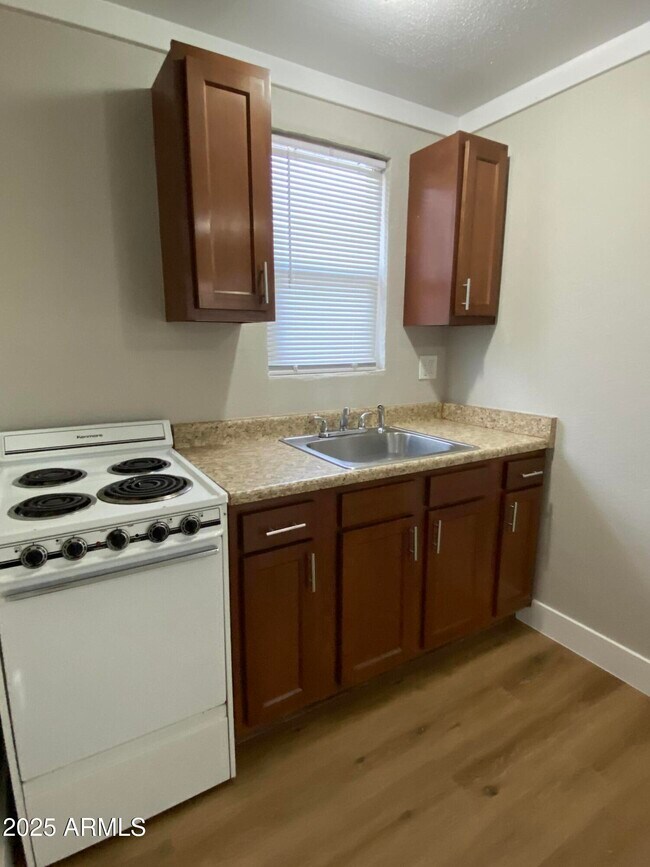 Foto del edificio - 1595 W Mountain View Rd