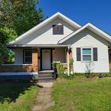 Building Photo - 338 N Chester Ave