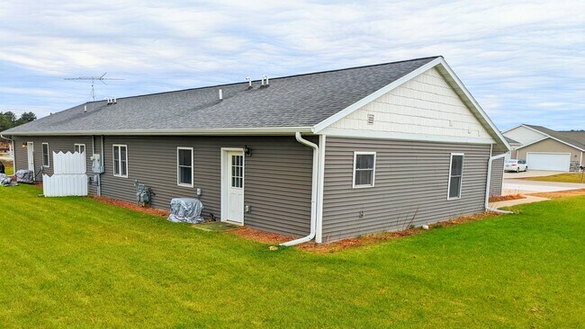 Building Photo - 3816 Kensington Pl