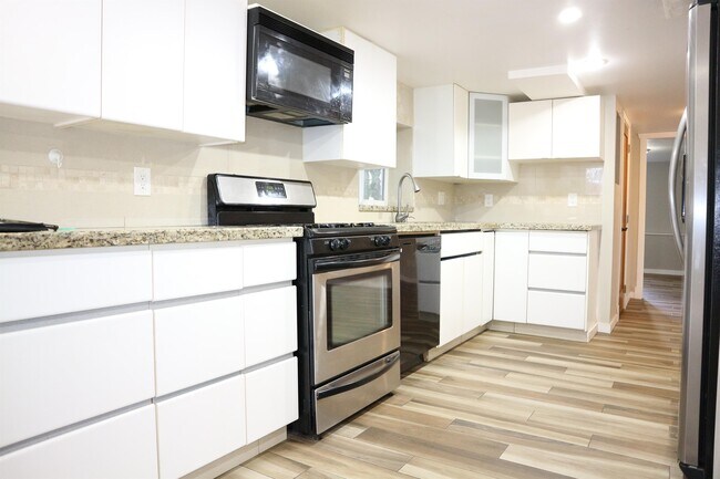 Photo du bâtiment - 796 E 12th Ave