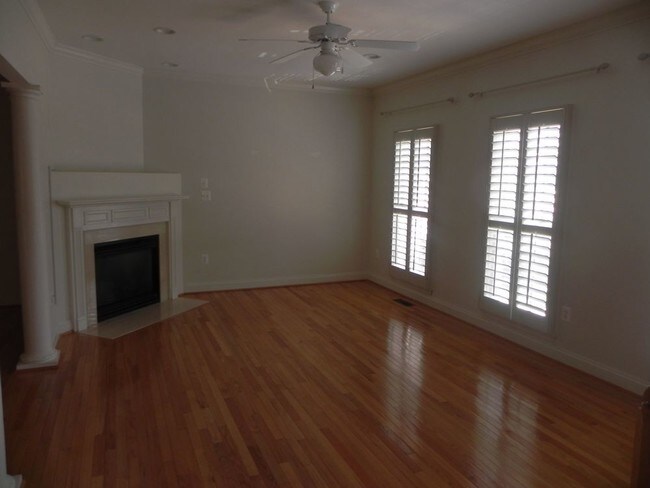 Building Photo - 126 Mosby Cir