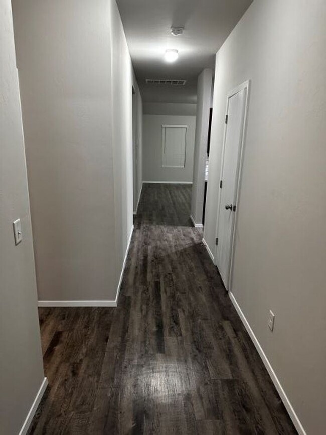 Foto del edificio - Open Floor Plan - Great Location - Putnam City Schools