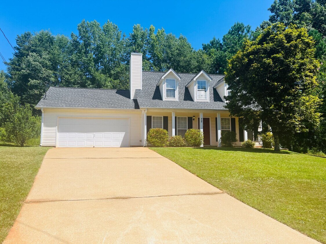 Primary Photo - Beautiful 3 bedroom, 2 bathroom home locat...