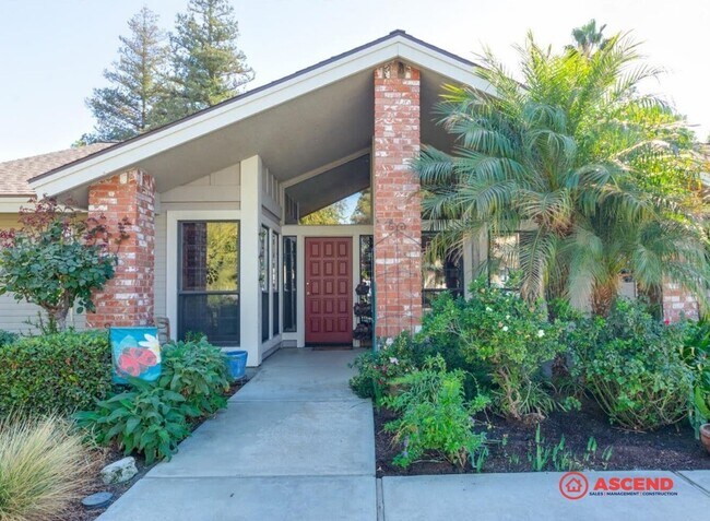 Foto del edificio - Phenomenal Home On The West Side of Town – Near Bakersfield Marketplace