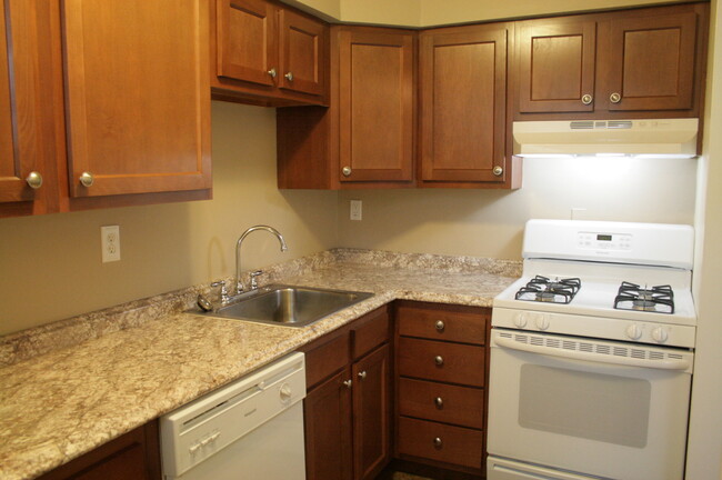 Apartment A2 Kitchen - The Courtyards At Sewickley