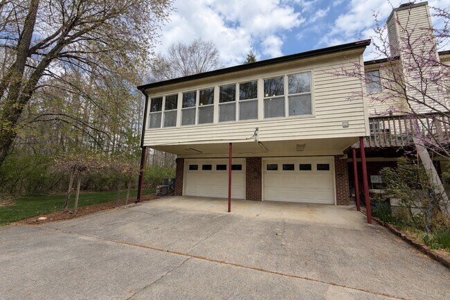 Foto del edificio - 1602 Ternberry Rd