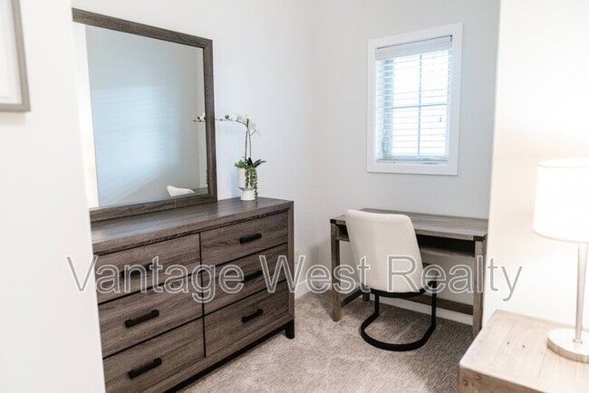 Building Photo - 4034 Pritchard Dr