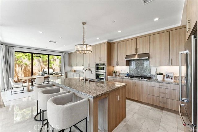 Building Photo - 147 Oceano