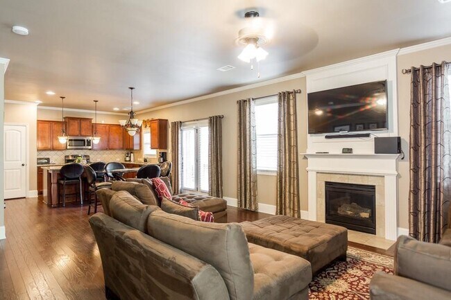 Foto del edificio - 4825 Roseman Trail