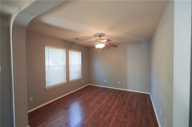 Building Photo - 2216 Bluffstone Dr