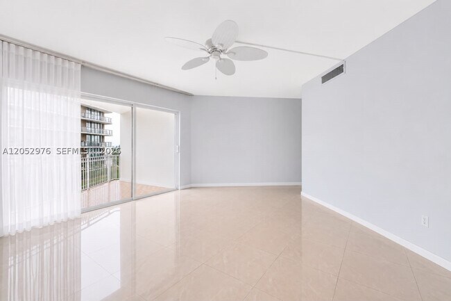 Foto del edificio - 710 N Ocean Blvd