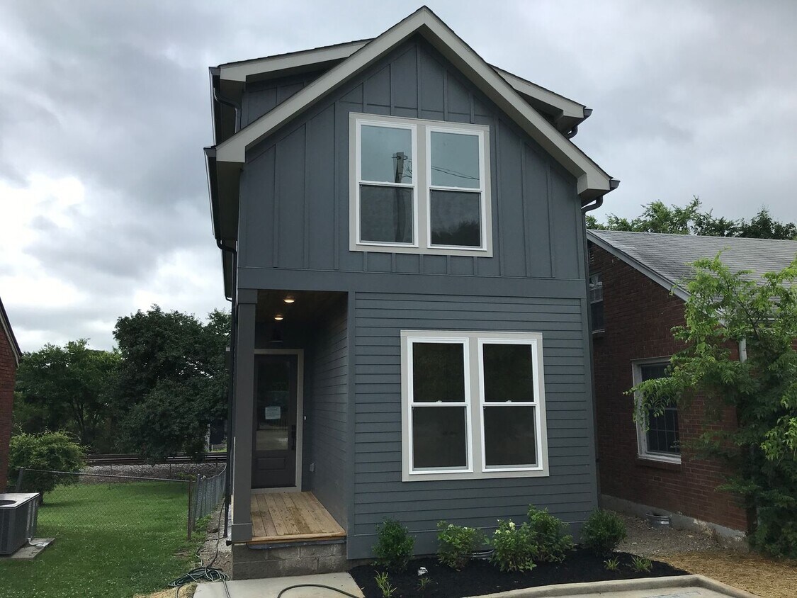 Foto principal - 720 Groves Park Rd