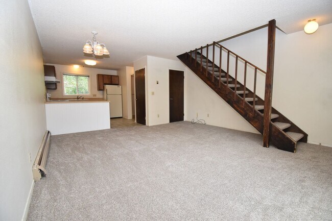 Foto del edificio - Downtown 2B 1.5Ba Interior Townhouse! Walk to Downtown and More!