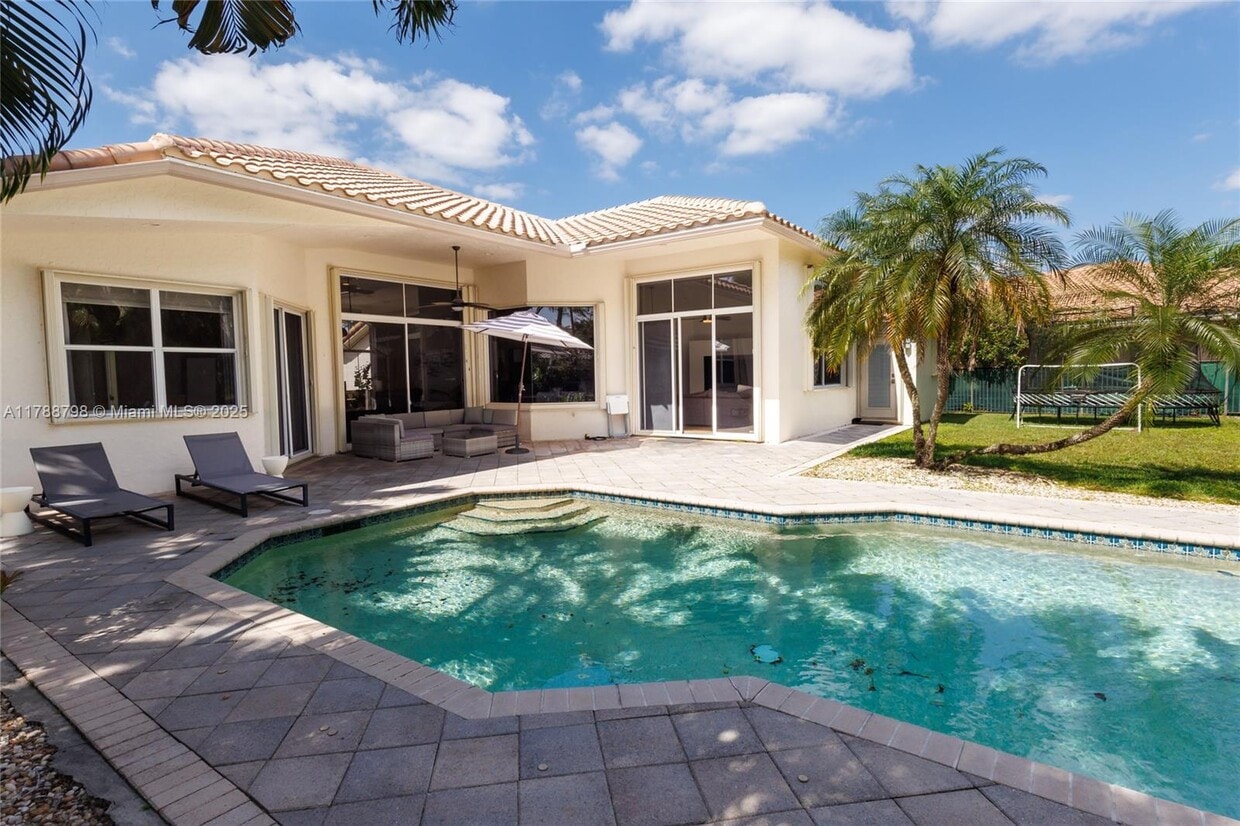 Primary Photo - 280 Landings Blvd