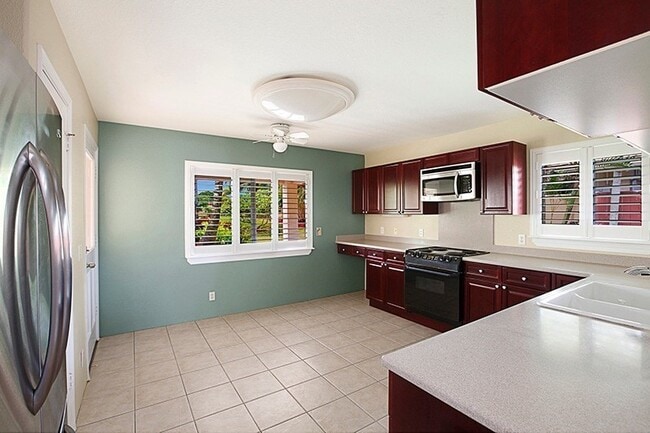 Building Photo - Beautiful 5 Bedroom 3.5 Bath House in Lihue