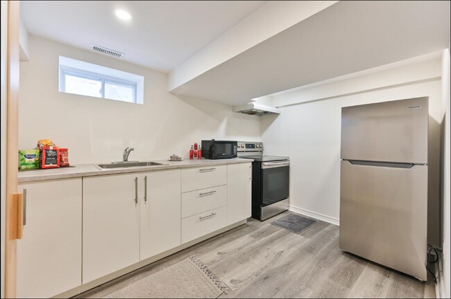 Photo du bâtiment - 406 Nairn Ave