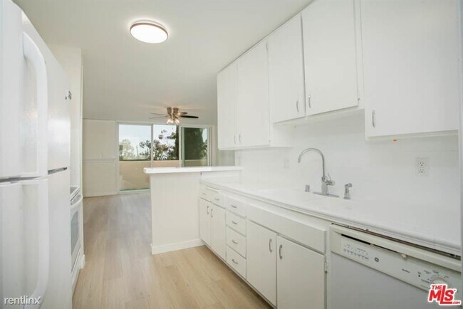 Building Photo - 23901 Civic Center Way