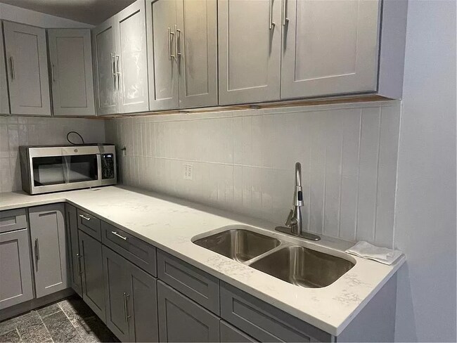Foto del edificio - 1625 E 13th St