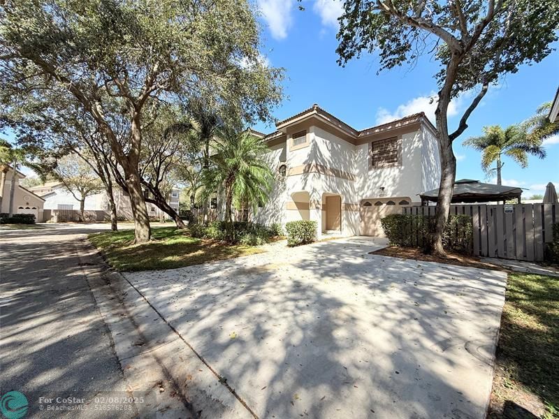 Foto principal - 10661 NW 17th Pl