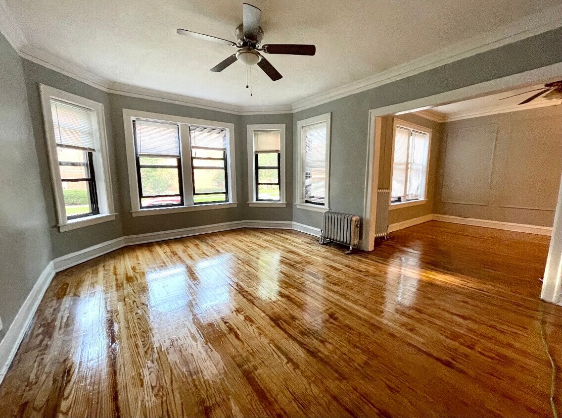 Foto principal - 8000 S Luella Ave