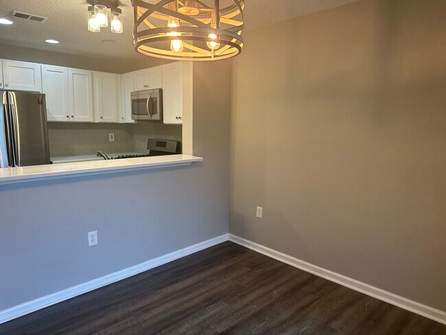 Building Photo - 1027 Edpas Rd