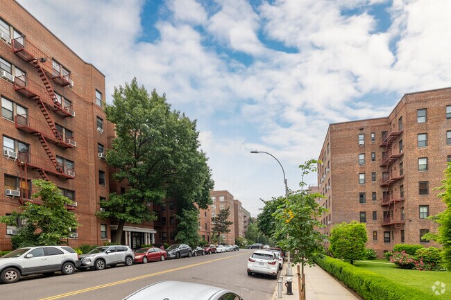 Foto del edificio - 10010 67th Rd