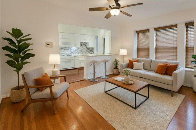 Foto del edificio - 6023 Waterman Blvd