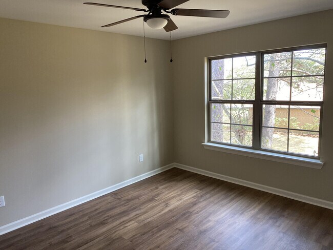 Foto del edificio - Fox Creek Townhomes