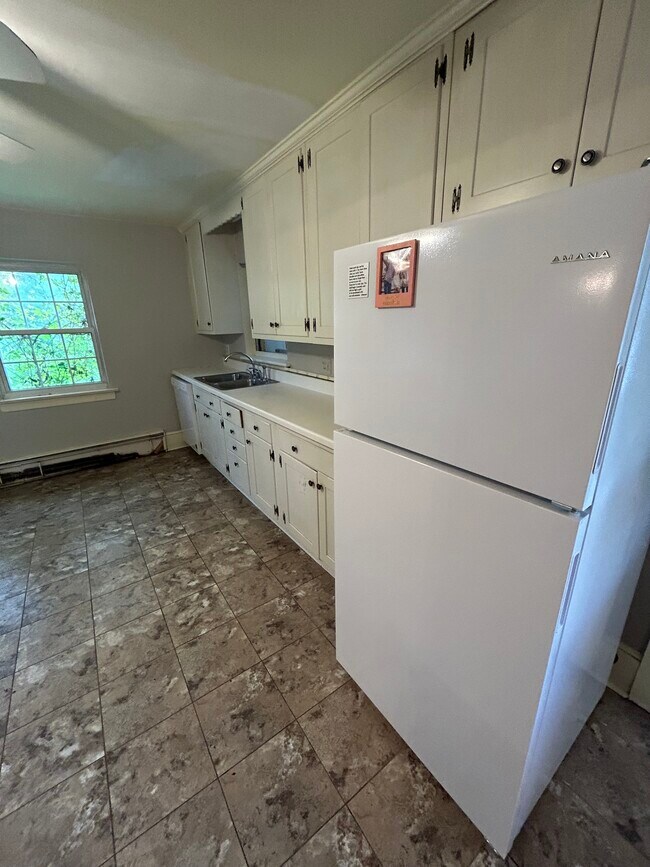 Building Photo - 3208 Clearview Dr