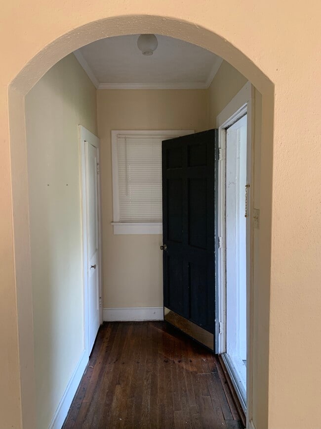 Unit A - foyer - 321 5th Ave