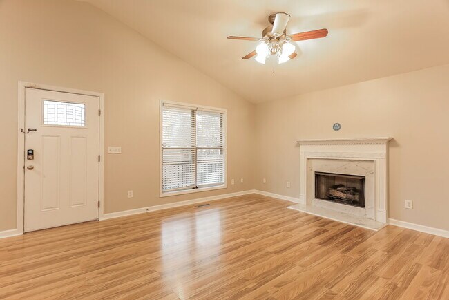 Foto del edificio - 110 Spring Glade Cir