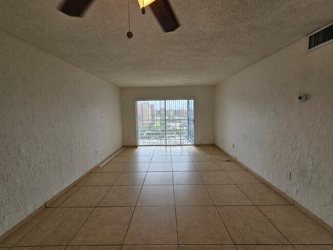 Foto del edificio - 2800 56th Ave