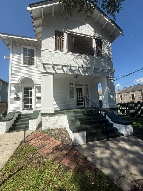 Building Photo - 4001 Banks St