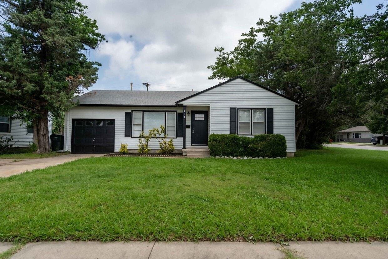 Primary Photo - Charming Newly Renovated 3-Bedroom Home