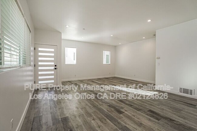 Foto del edificio - 1344 N Kenmore Ave