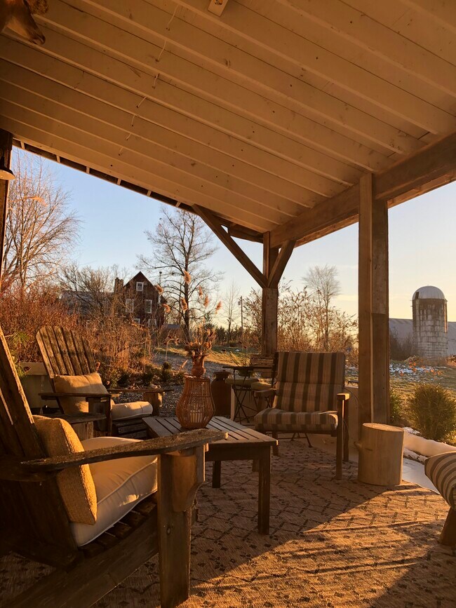 Terraza con vistas al atardecer - 388 Eichybush Rd