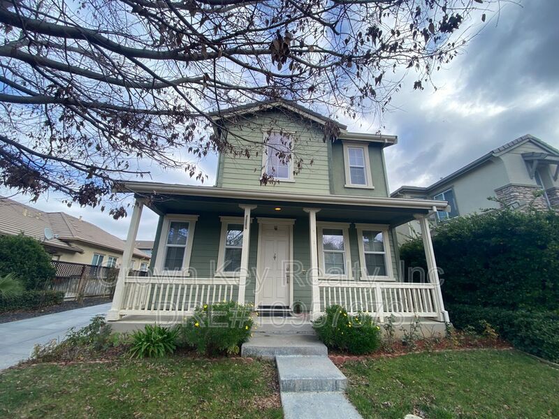 Primary Photo - 352 Goodall St