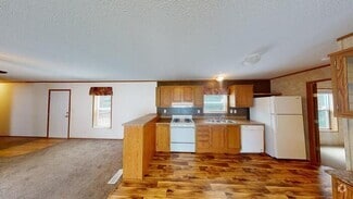 Building Photo - 136 Northwest Dr
