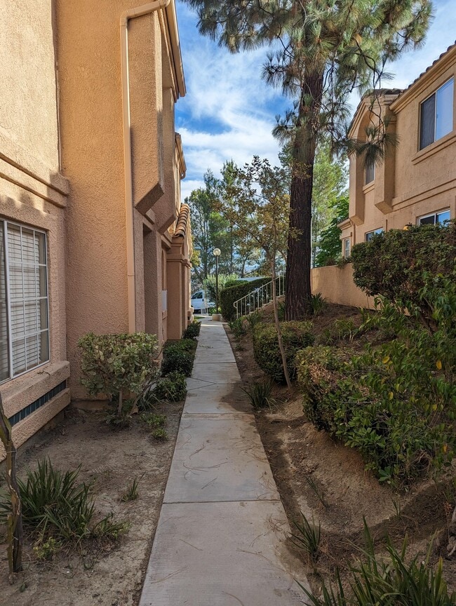 Building Photo - 18802 Vista Del Canon