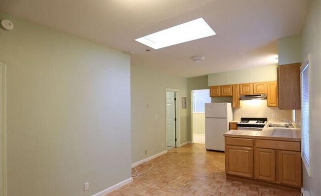 Foto del edificio - 4 bedroom in San Francisco CA 94133