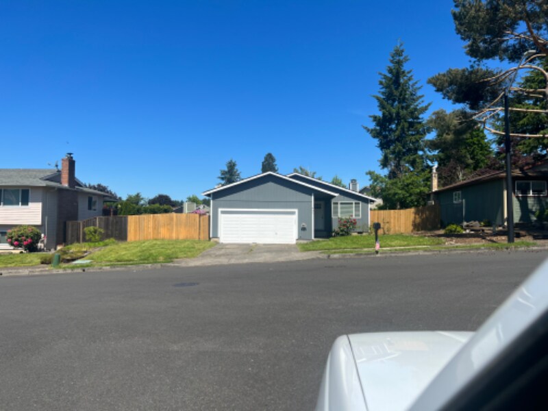 Primary Photo - 401 SW Willowbrook Dr