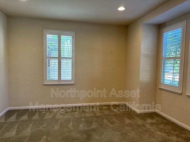 Building Photo - 3742 Gresham Ln