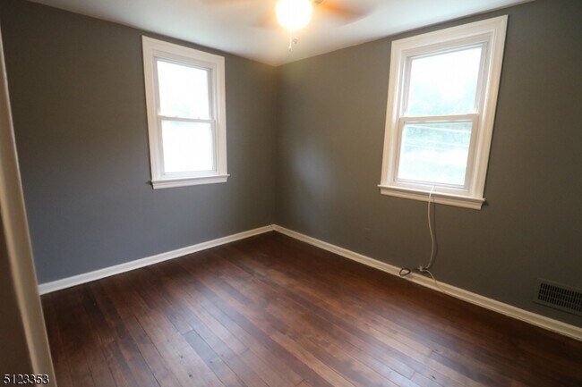 Building Photo - 2 Mawal Dr