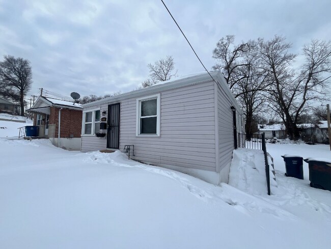 Building Photo - 2505 Crescent Ave