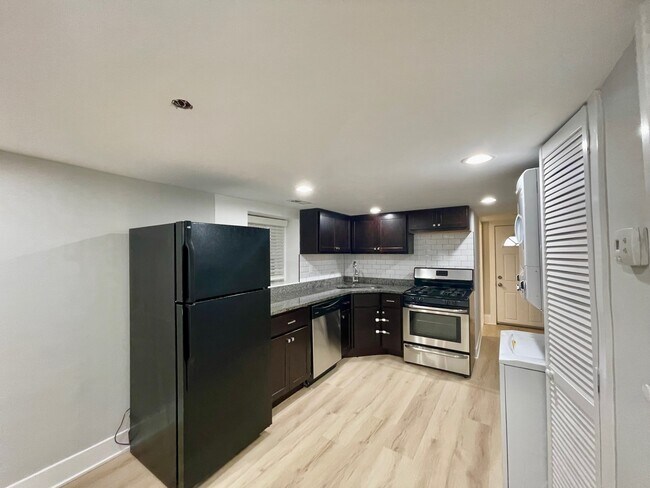 Foto del edificio - 2239 W 19th St
