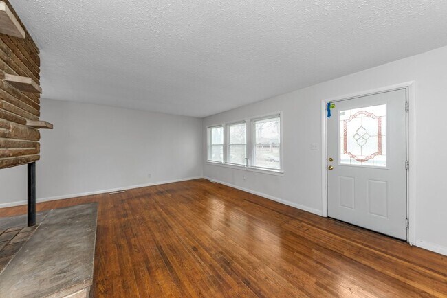 Building Photo - Cozy 3 Bedroom Ranch