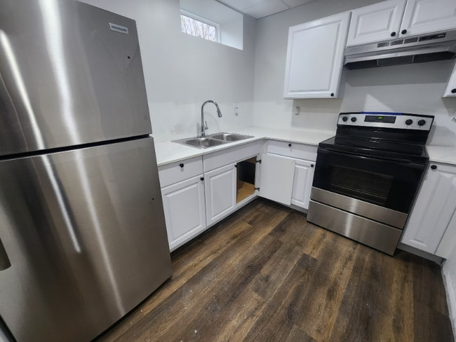 Building Photo - 151 S Main St